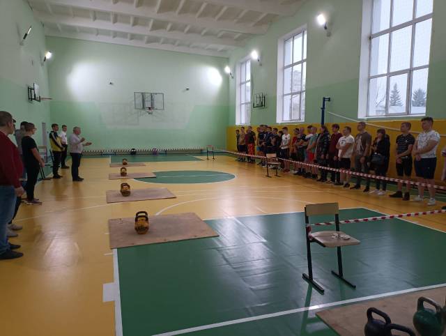Состоялись соревнования по гиревому спорту.