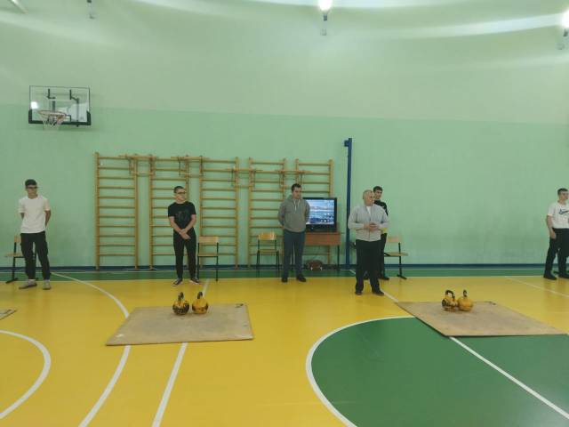 Состоялись соревнования по гиревому спорту.